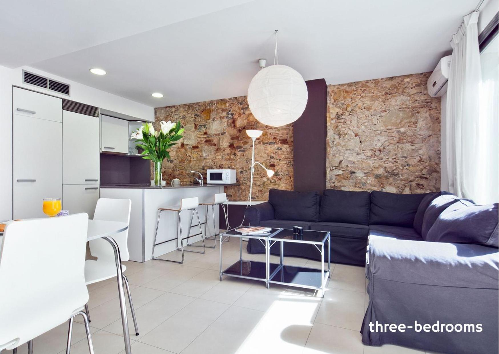 Inside Barcelona Apartments Sants — Photos 1