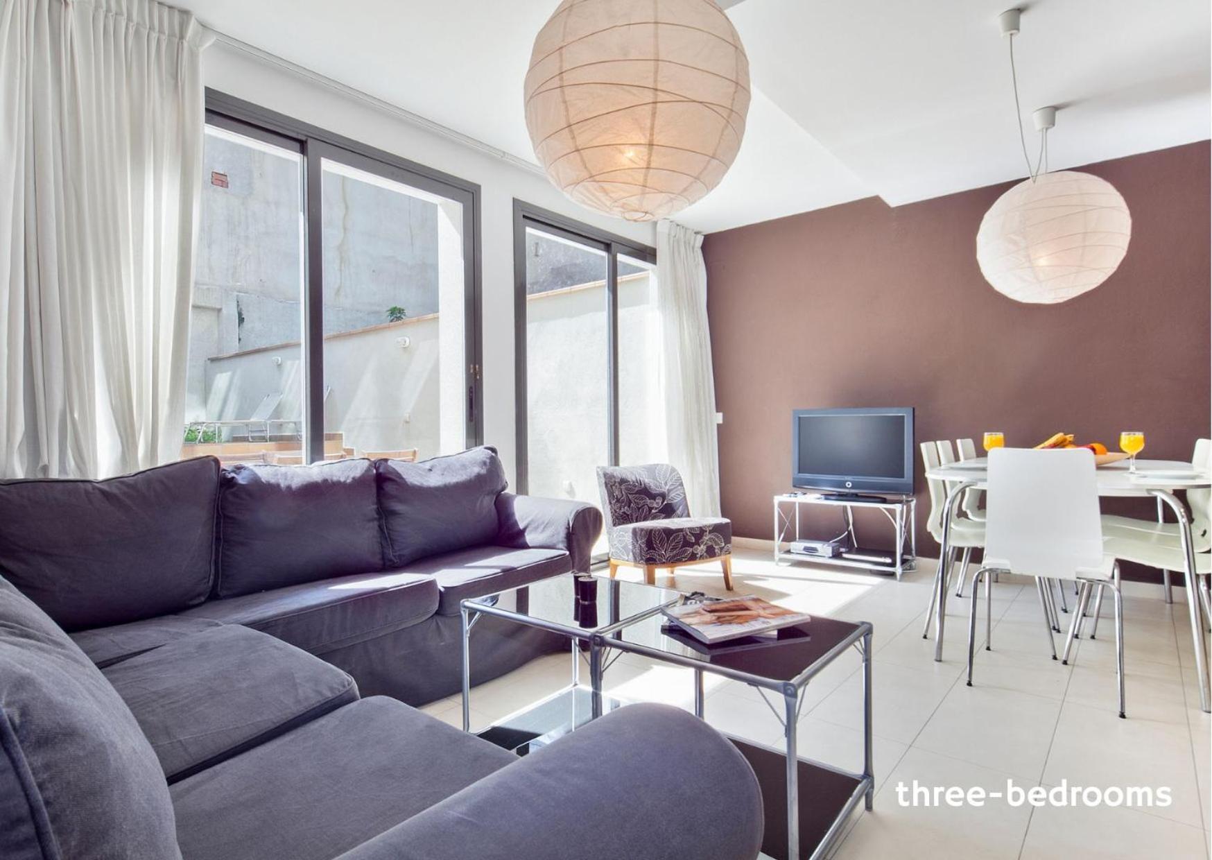 Inside Barcelona Apartments Sants — Photos 2